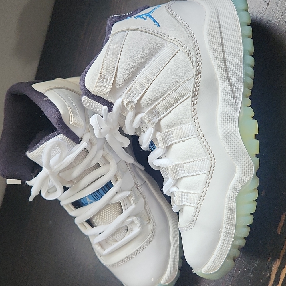 Jordan Legend blue 11s